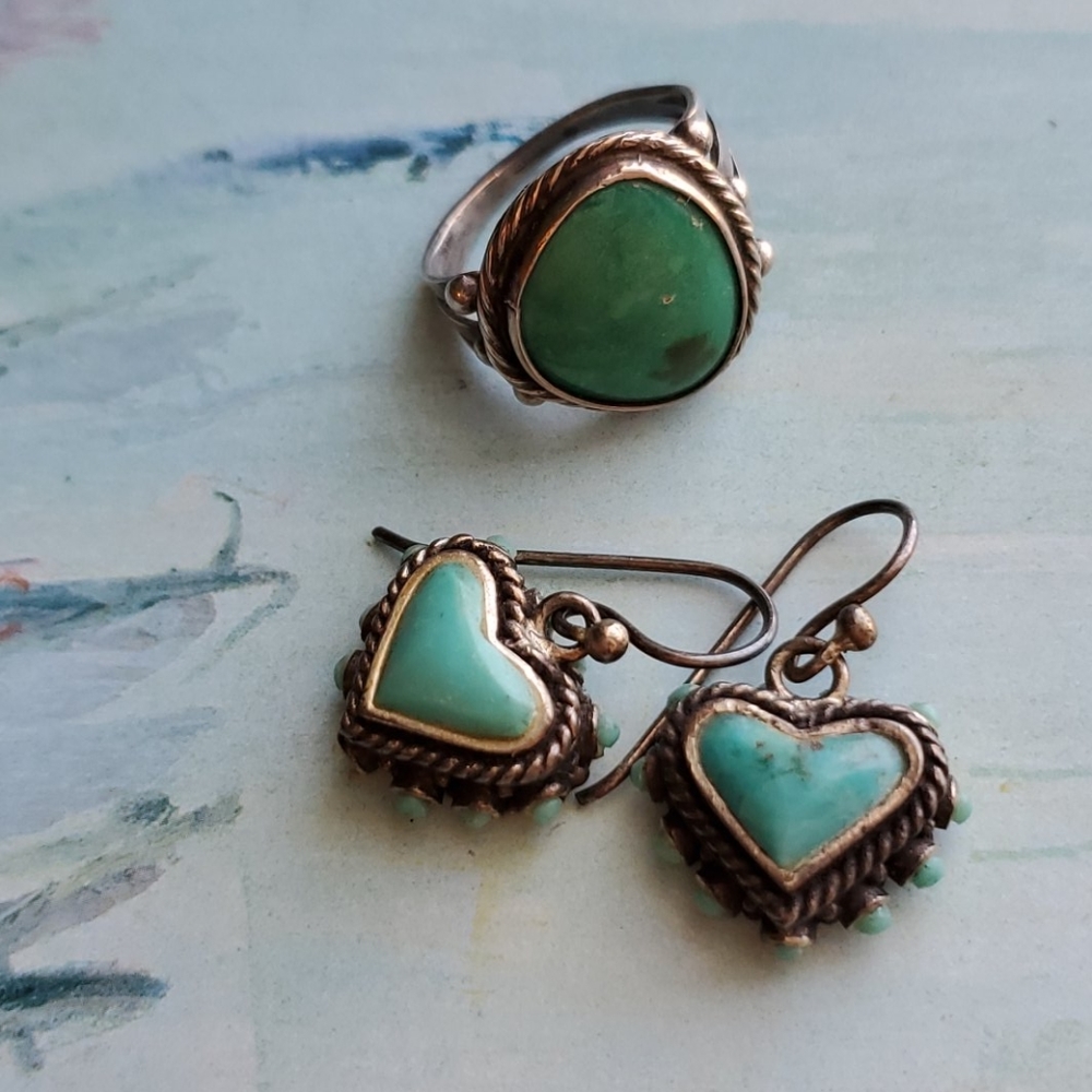 Silver and turqoise heart earrings ring set